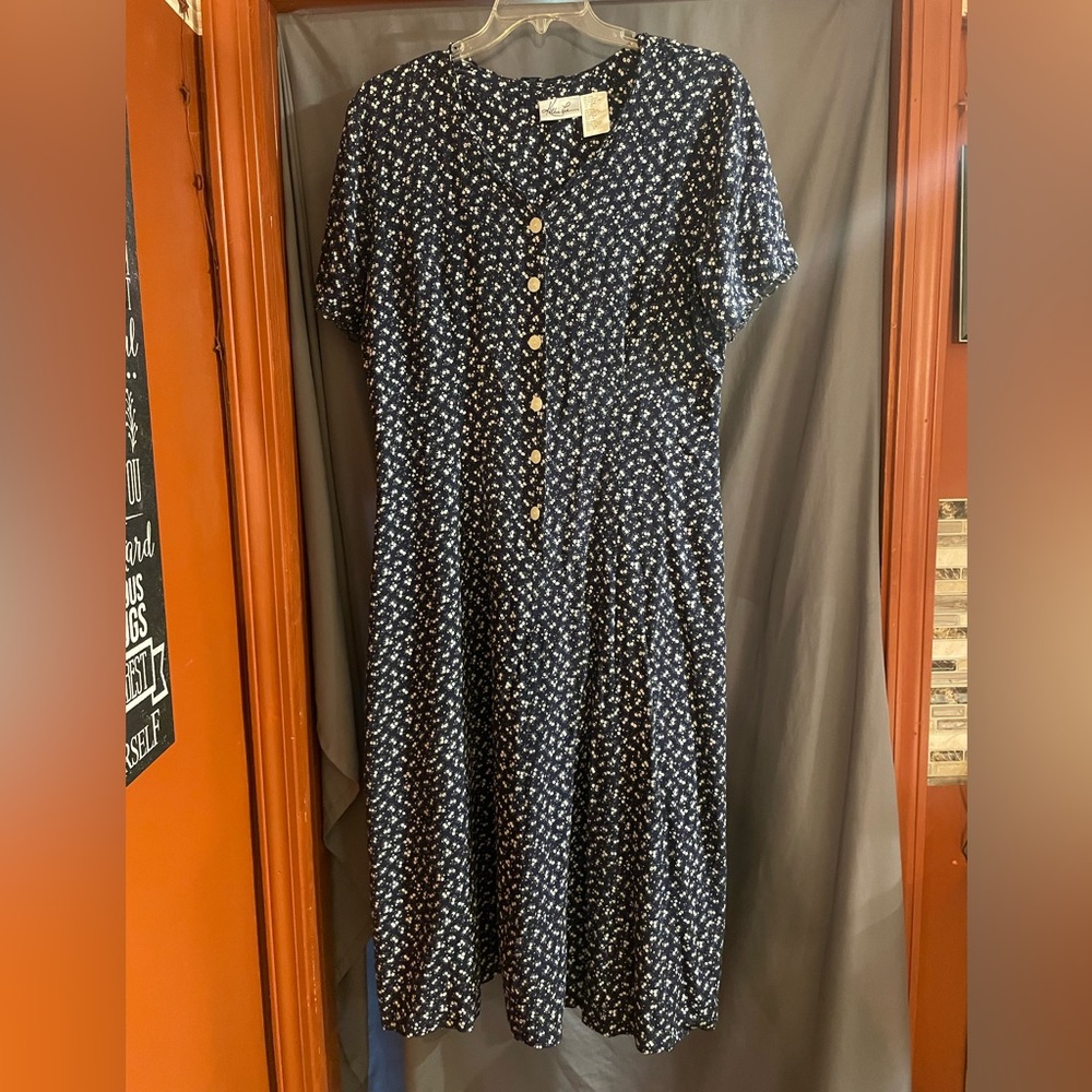 Kathie Lee Collection, Sz 16, Excellent Pre owned Condition